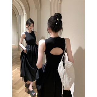 Váy liền dáng dài hot hit khoét lưng màu đen đơn giản basic loại có túi