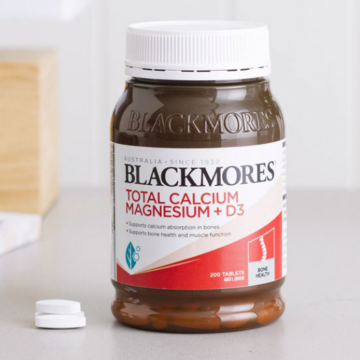Viên uống bổ sung Canxi, Magie, D3, hỗ trợ xương khớp Total Calcium & Magnesium + D3  Blackmores Úc 200 viên