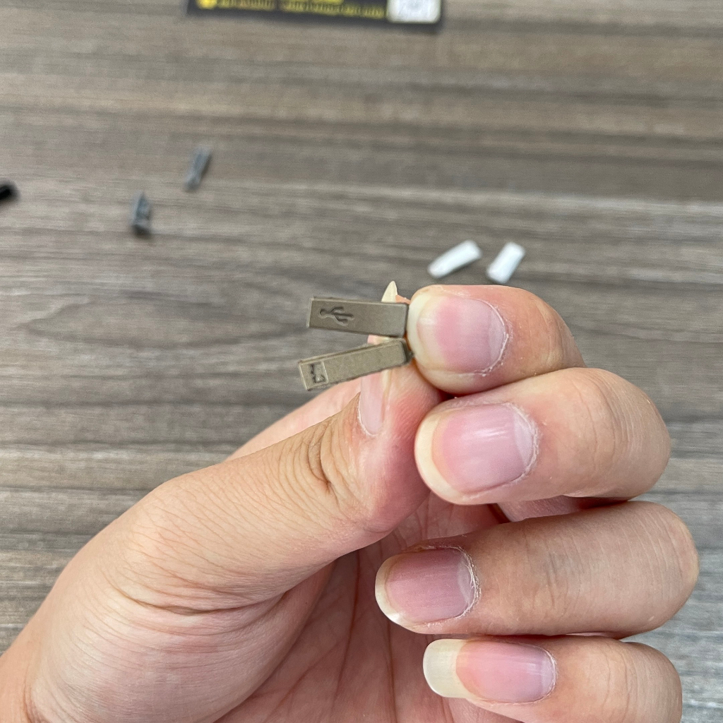 Nút che usb, thẻ nhớ cho điện thoại E72