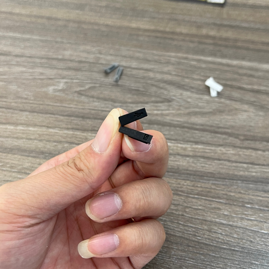 Nút che usb, thẻ nhớ cho điện thoại E72