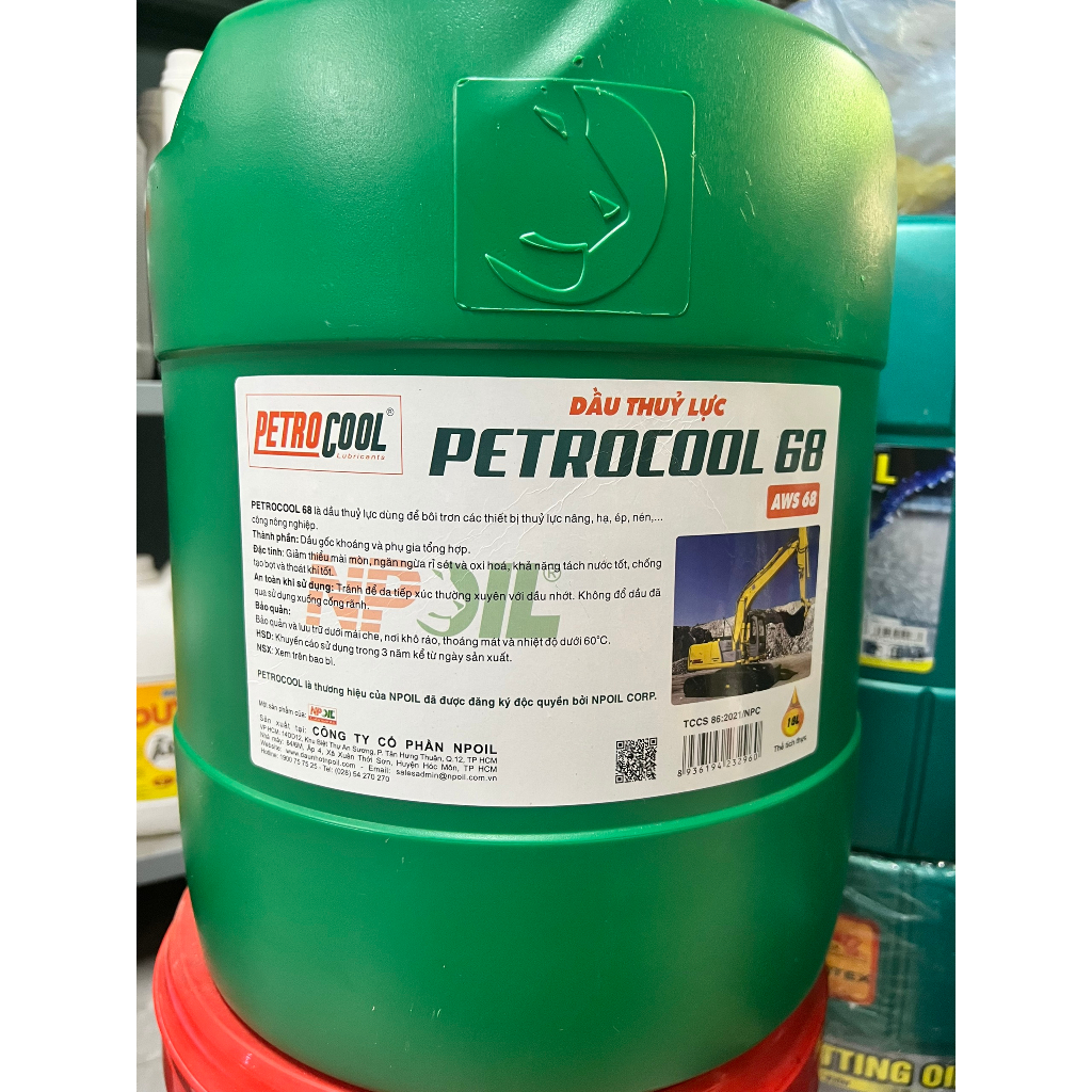 Dầu Thủy Lực Cao Cấp Petrocool- AWS 68- Bôi Trơn Các Thiết Bị Thủy Lực Nâng, Hạ, Ép- Chai 1,5 Lít, 0,5 Lít- Chamsocoto