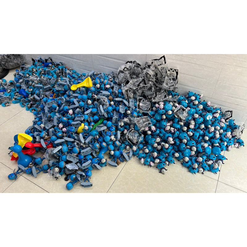 Sỉ 20 con đồ chơi của McDonal's bị trầy