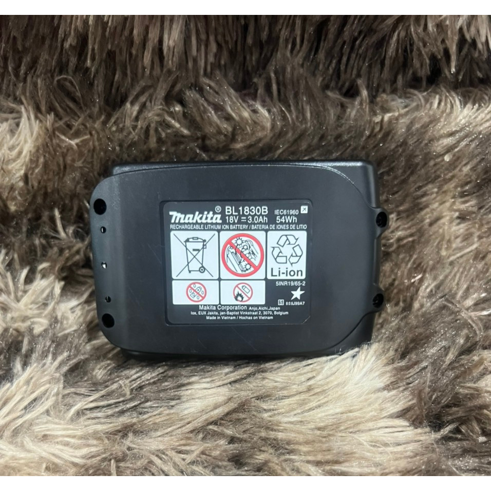 Pin Makita 18V 5s-1p mạch zin chính hãng. BN.