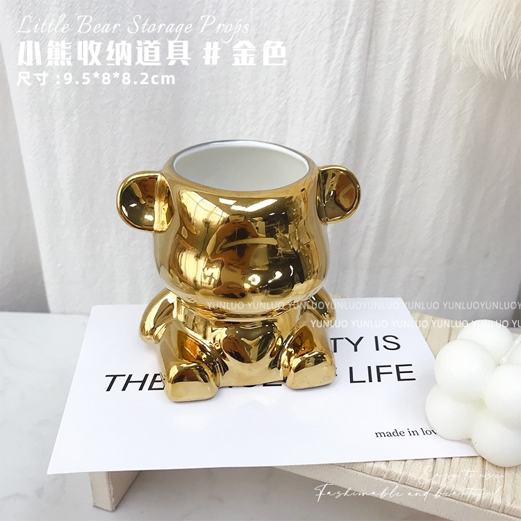 Đựng cọ gấu