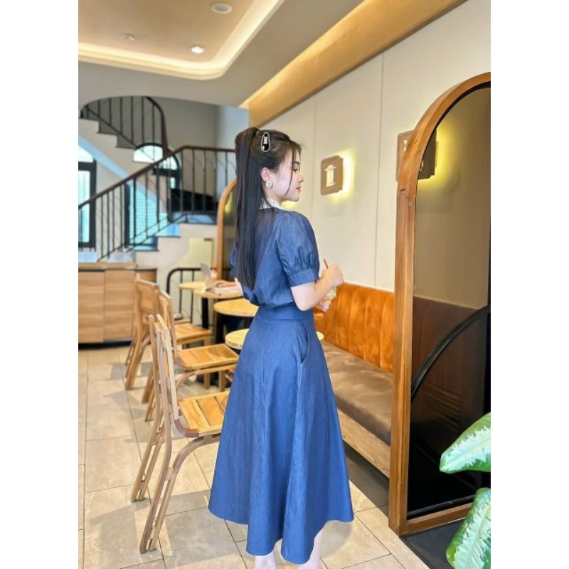 Chân váy jean dáng dài , xòe, có túi