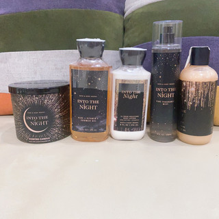 XỊT_THƠM_BODY BATH AND BODY WORK INTO THE NIGHT”