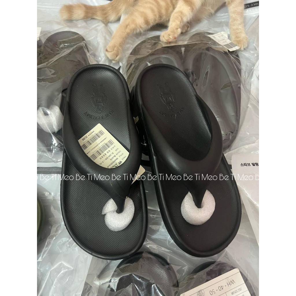 Dép xỏ ngón gấu