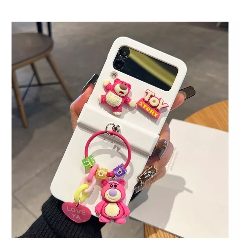 2 mẫu - Ốp Z Flip5 - Z Flip4 - Z FLip3 - Flip5 5G charm gấu dâu Lotso cute kèm tag treo và thanh bảo vệ bản lề