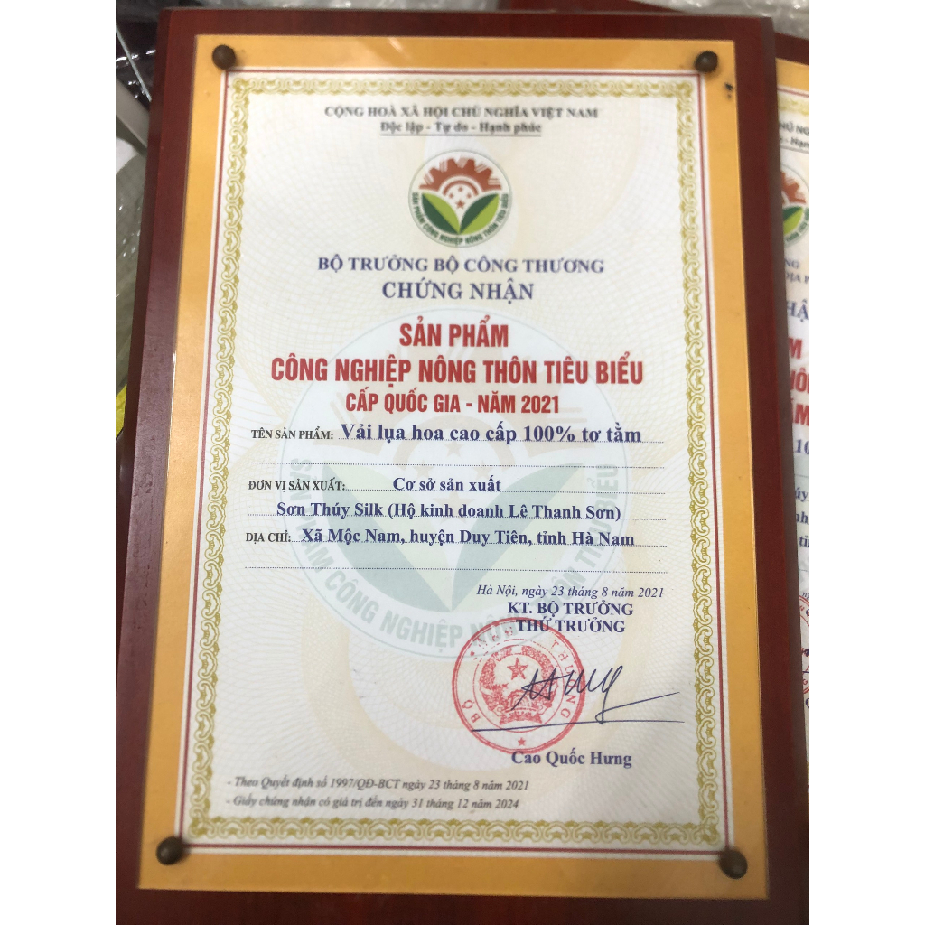 Vải lụa tơ tằm may áo dài Hoa Cúc , mềm mượt, kháng khuẩn và thoáng mát | Sơn Thuý Silk|