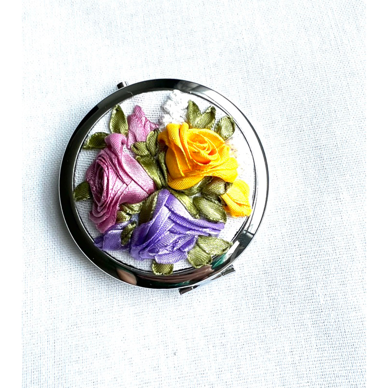 Gương thêu bỏ túi mini Handmade by Chang