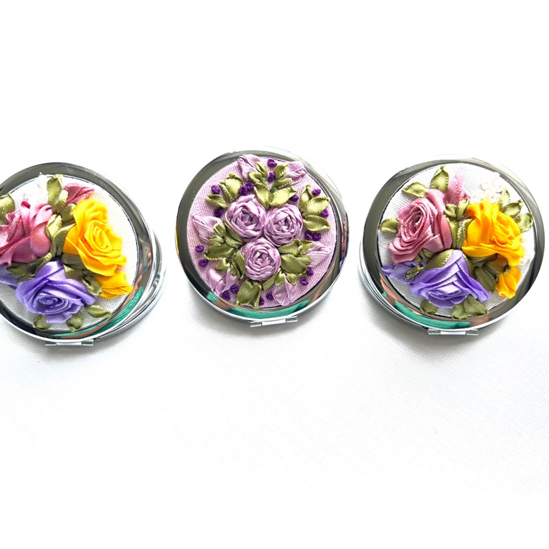 Gương thêu bỏ túi mini Handmade by Chang