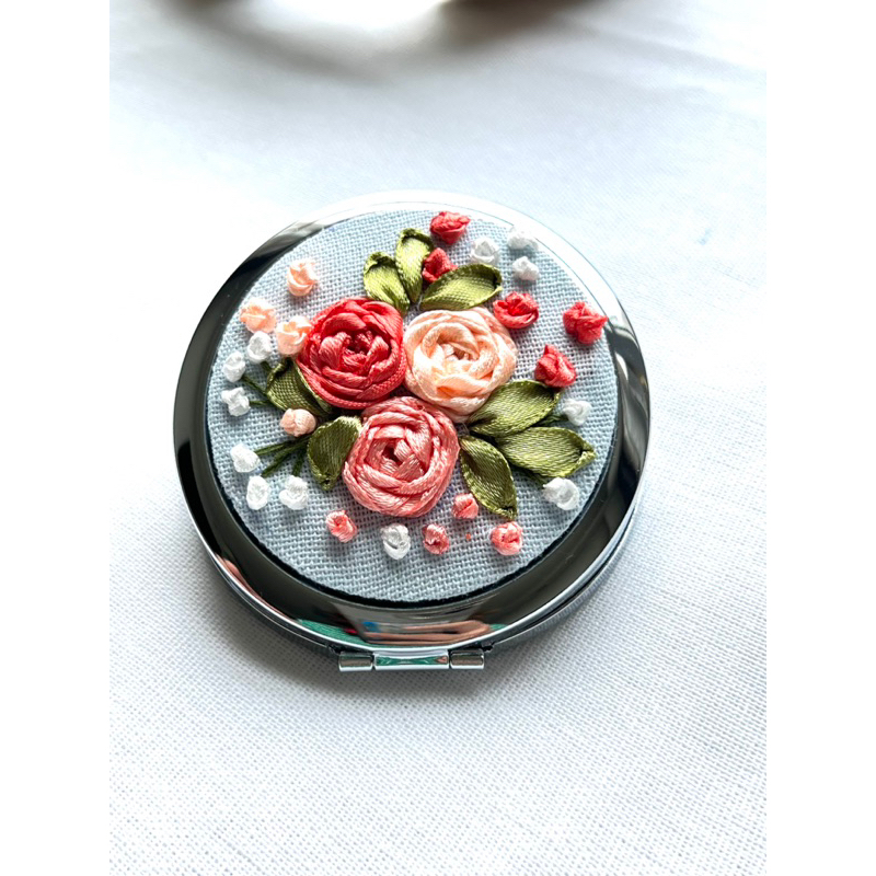 Gương thêu bỏ túi mini Handmade by Chang