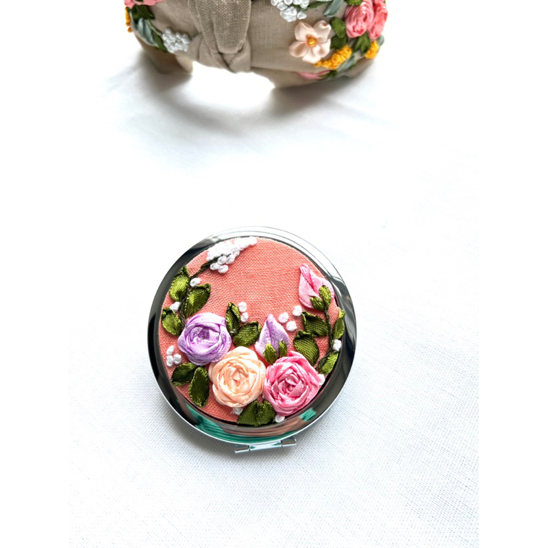 Gương thêu bỏ túi mini Handmade by Chang