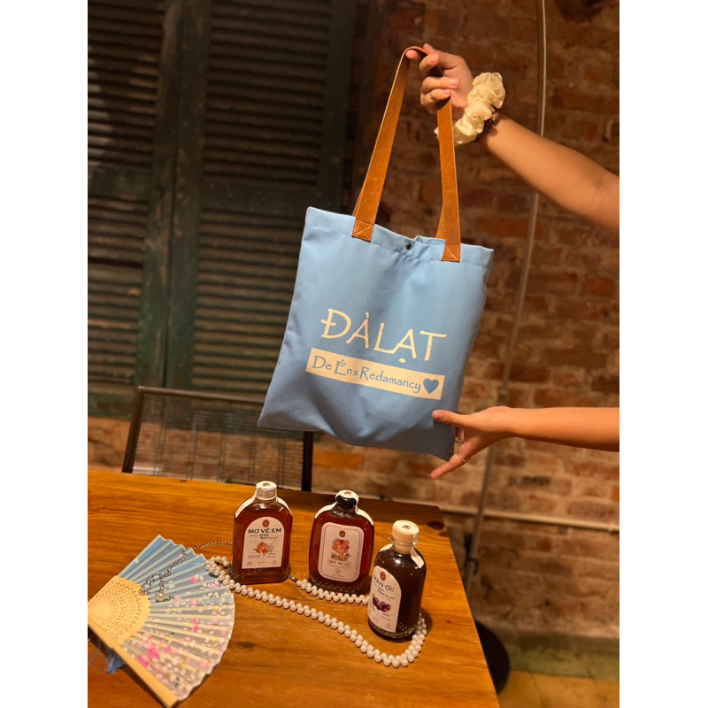 Túi tote quai da De Én x Redamancy 🤍