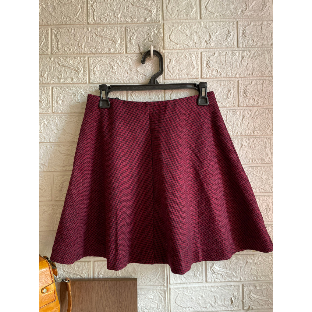 Chân váy xòe Uniqlo