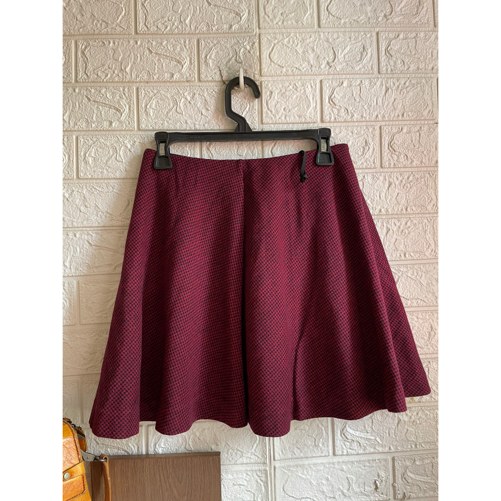 Chân váy xòe Uniqlo