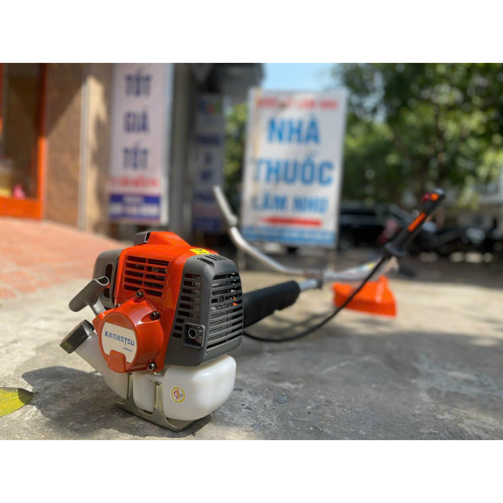 Máy cắt cỏ xăng 2 kỳ KAMATSU 541 siêu chất ,đẳng cấp tầm giá