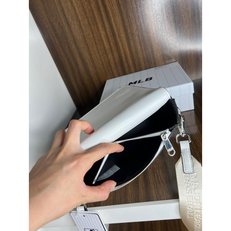 Túi ml b kèm ví dáng hộp hoạ tiết da dập chữ Size 20