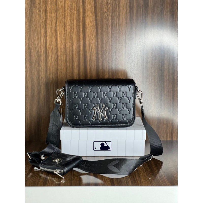 Túi ml b kèm ví dáng hộp hoạ tiết da dập chữ Size 20