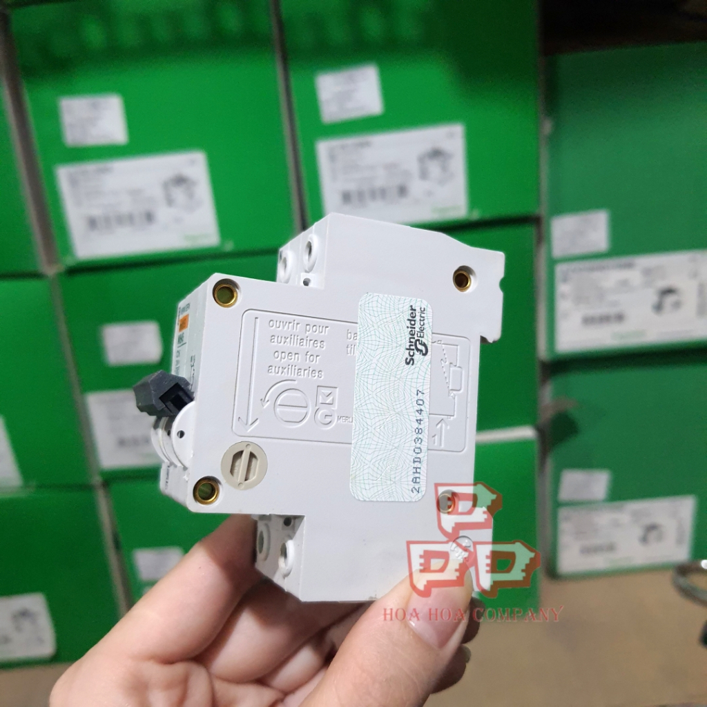 Cầu dao aptomat MB45A 1P+N 10-16A 10KA Merlin Gerin Schneider