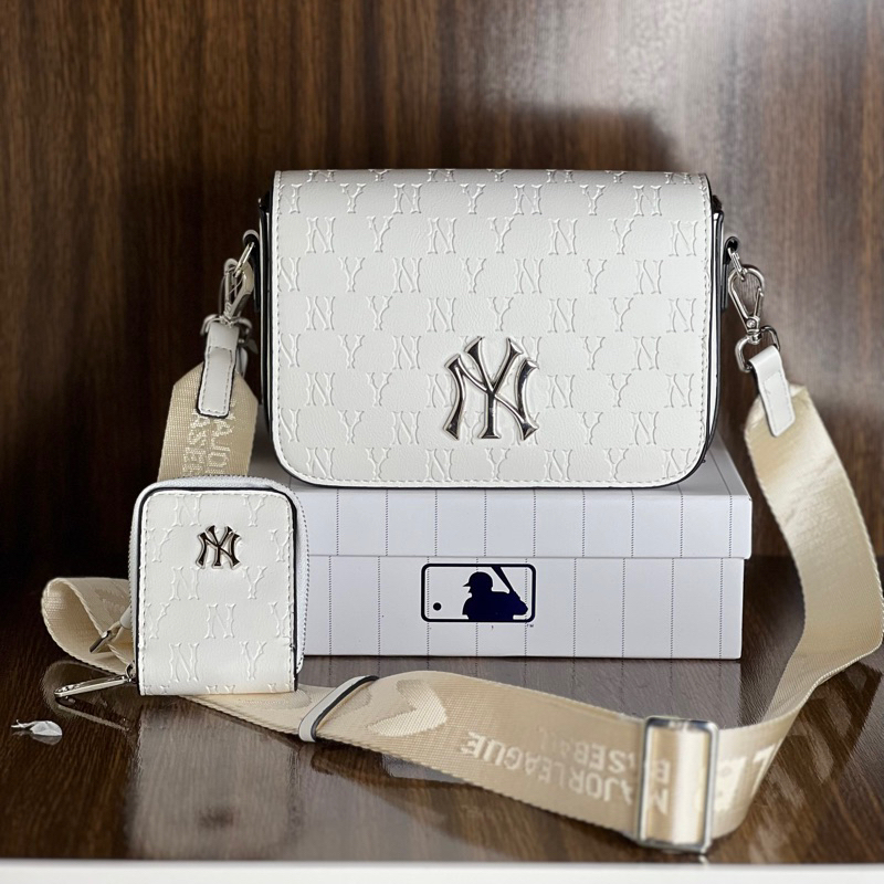 Túi ml b kèm ví dáng hộp hoạ tiết da dập chữ Size 20