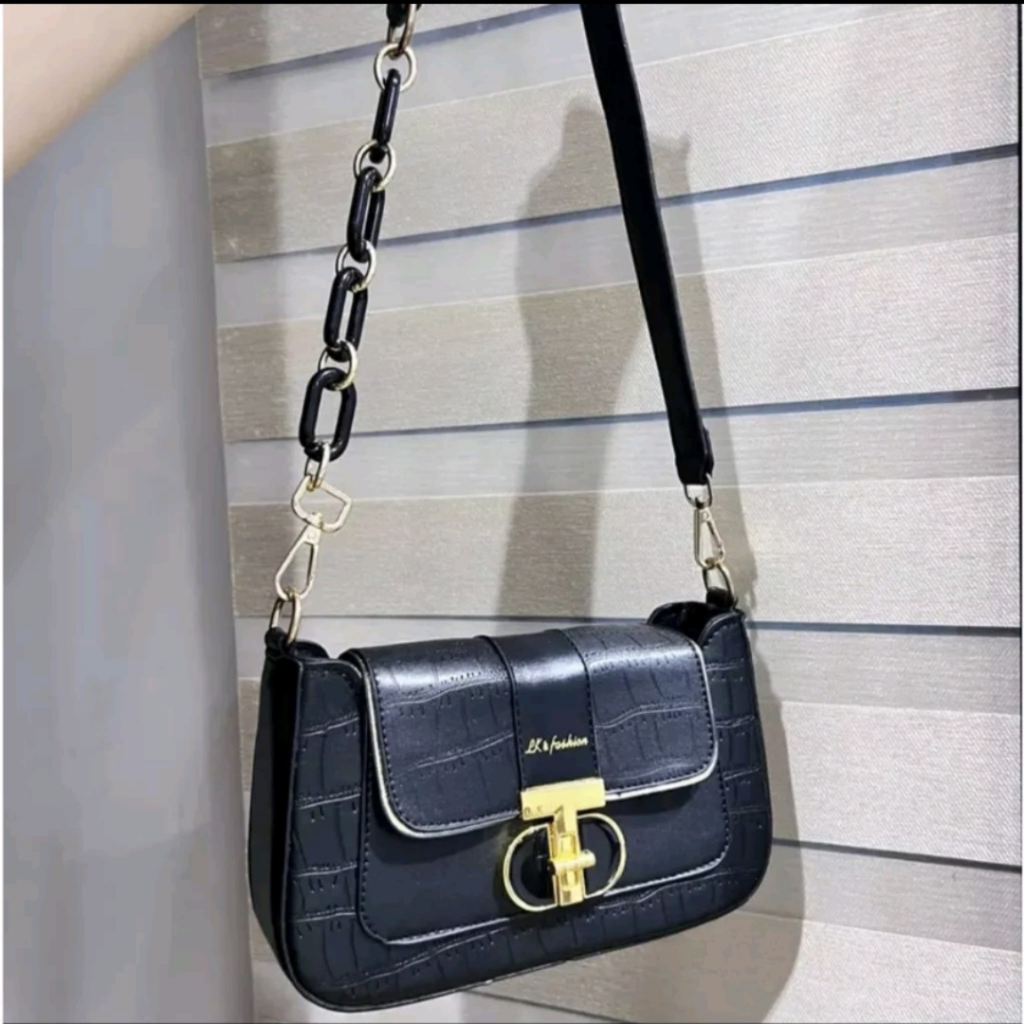 Túi xách nữ kẹp nách khóa T mã mới  - T66