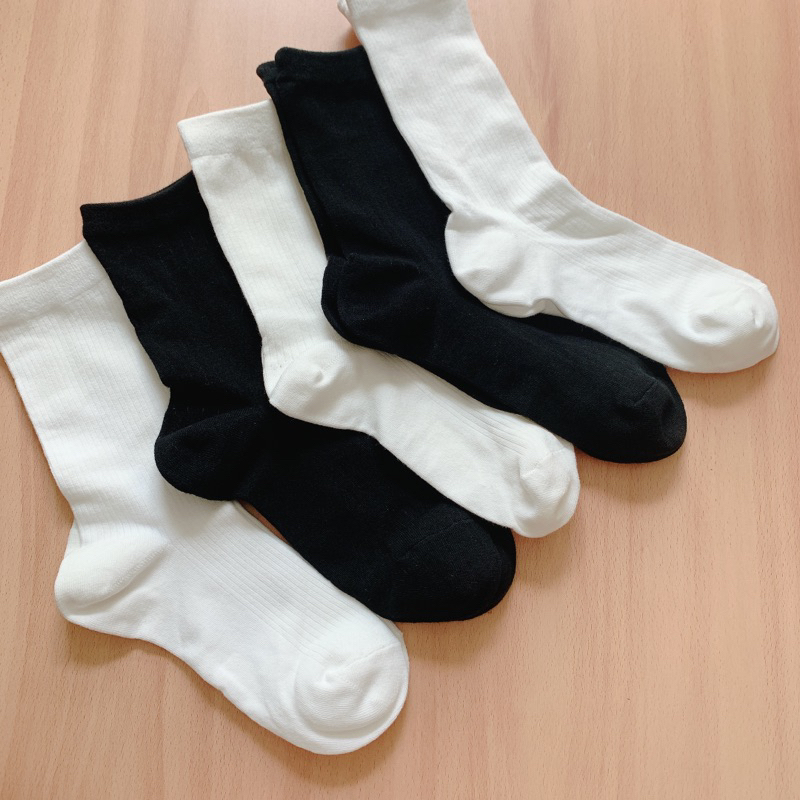 Tất xuất Hàn trắng đen trơn cổ cao vừa chất cotton mềm mịn thoáng freesize