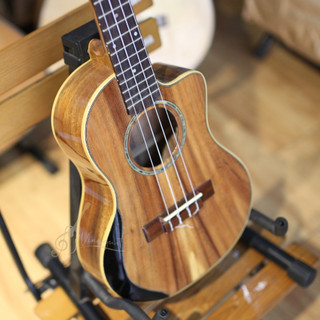Đàn Ukulele Tenor Gỗ Thịt Vinaguitar Vu-D4 - tặng full phụ kiện và bao da