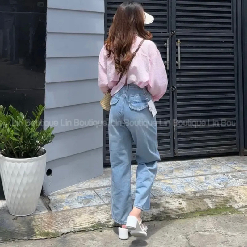 Quần jean ống suông túi nấp sau