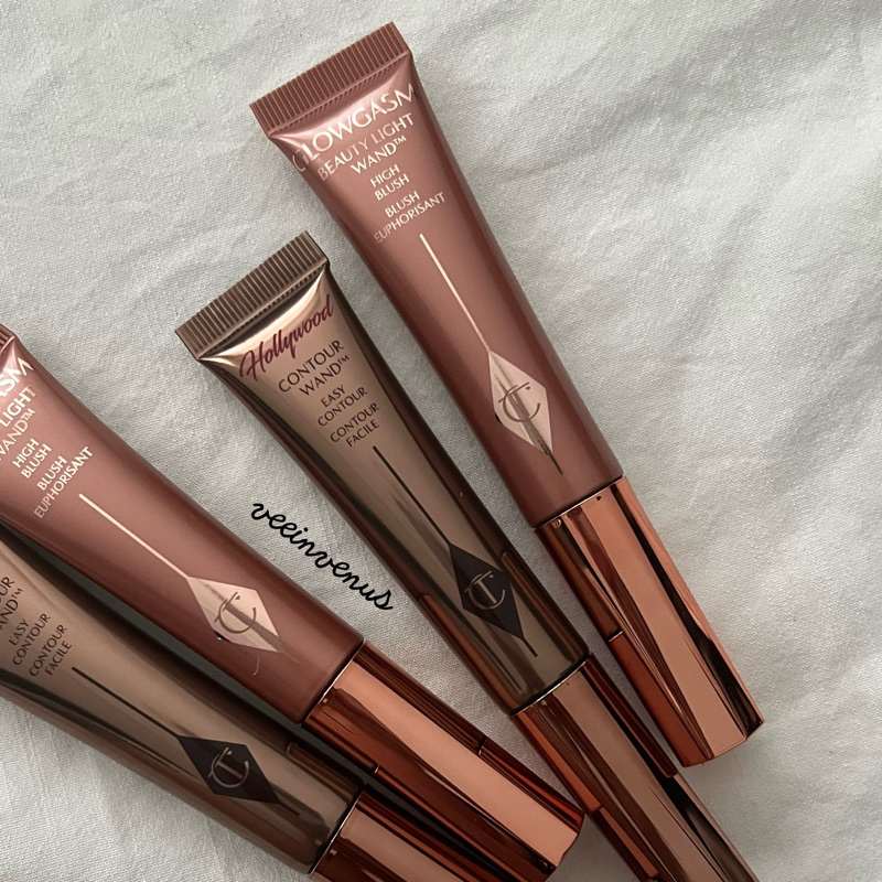 Kem bắt sáng + má hồng + tạo khối Charlotte Tilbury Beauty Highlighter and Contour Wand