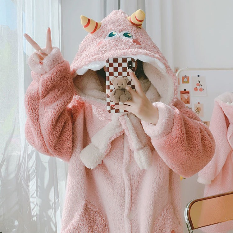 Áo khoác lông dáng dài, váy ngủ bông hoạt hình dễ thương