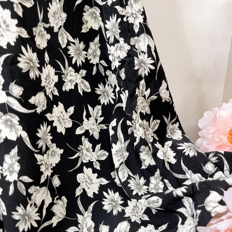 Đầm midi đen hoa tay dài