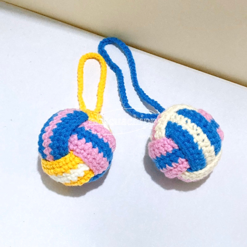 Móc khoá quả bóng chuyền bằng len handmde