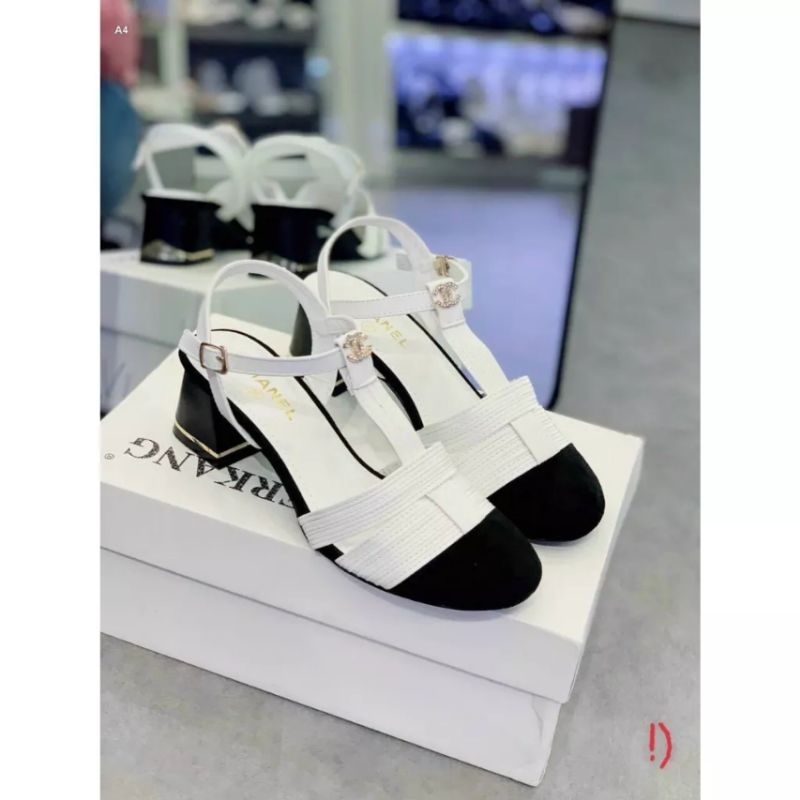 Sandal bít mũi Hồ Ngọc Hà trắng s38, túi đeo chéo gấu s22cm