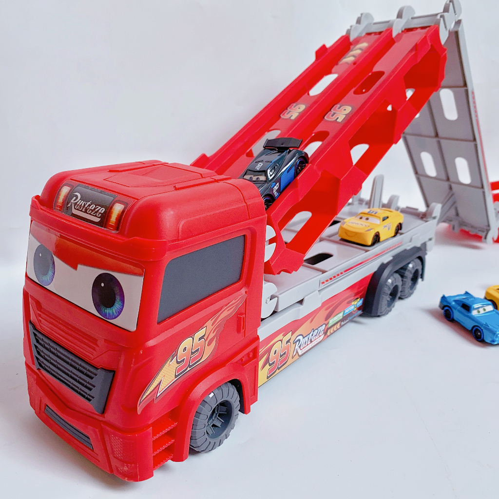 Xe tải biến hình đường đua Lightning Mcqueen