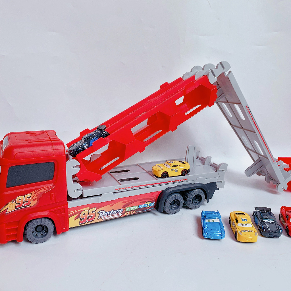 Xe tải biến hình đường đua Lightning Mcqueen
