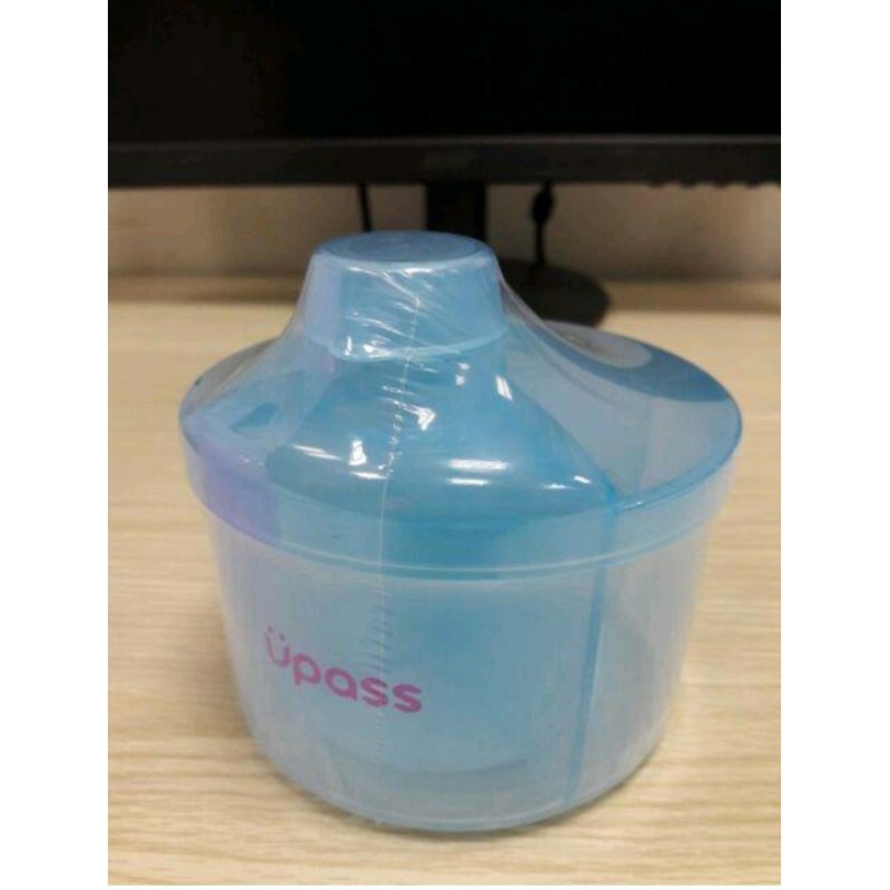 Hộp chia sữa 4 ngăn Upass màu xanh & màu hồng - 560