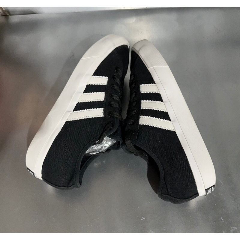 Giày thể thao nam