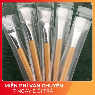 Chổi cán gỗ dùng trong Spa ( chổi quét mặt nạ )