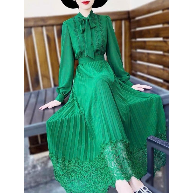 ĐẦM MAXI XANH CỔ NƠ CHÂN REN