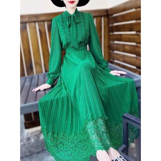 Đầm maxi xanh cổ nơ chân ren