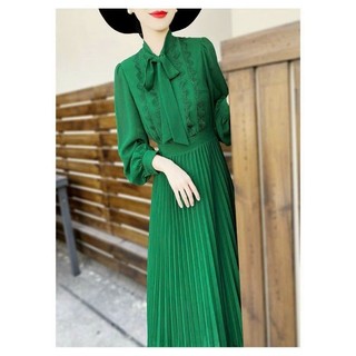 ĐẦM MAXI XANH CỔ NƠ CHÂN REN