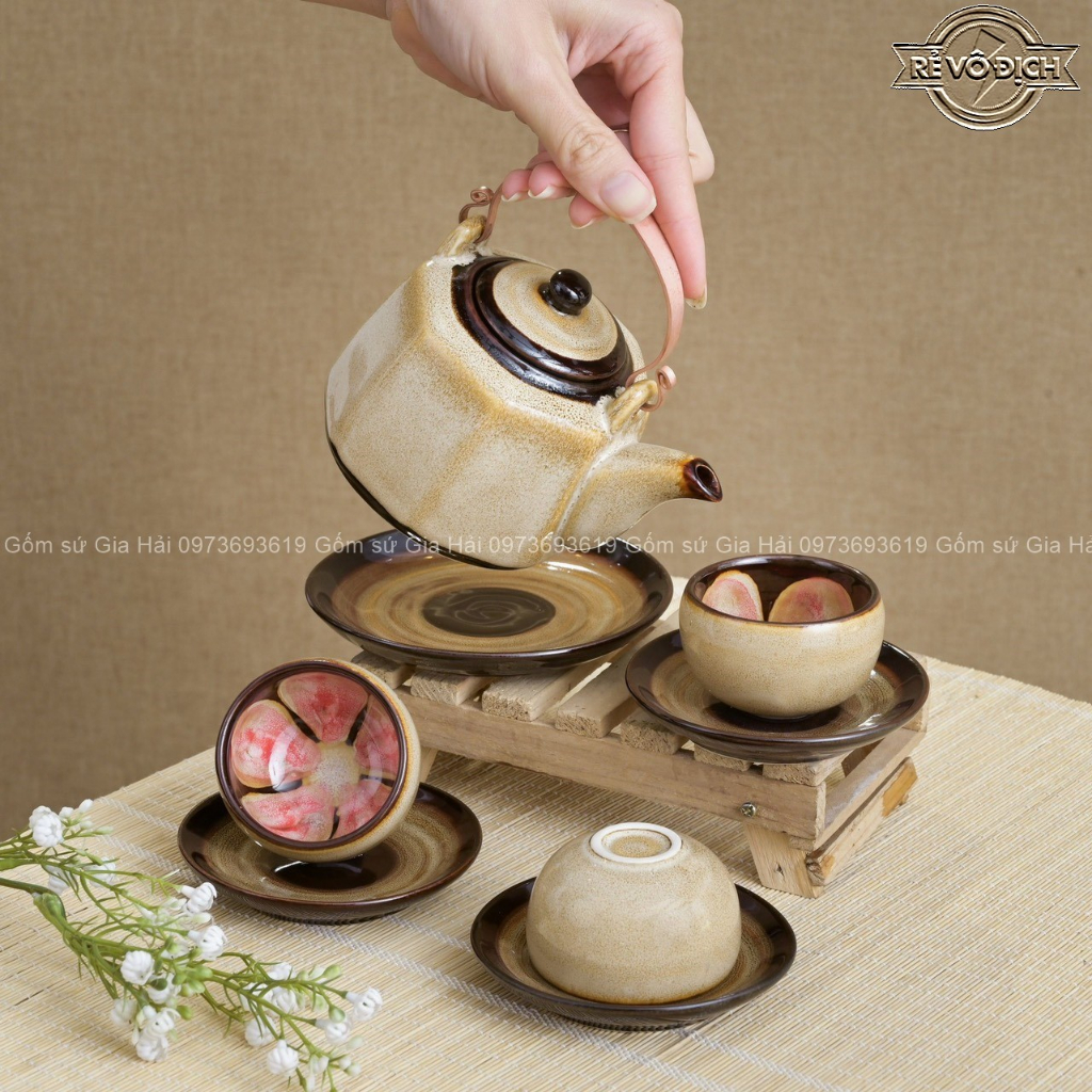 Bộ Ấm Chén Hỏa Biến Men Vàng Kem Chén Lòng Hoa Bát Tràng Dáng Bát Giác Dung Tích 330ml