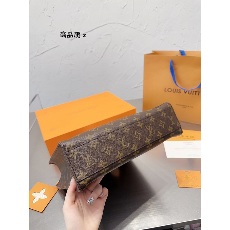 Túi Lv tote đựng đồ