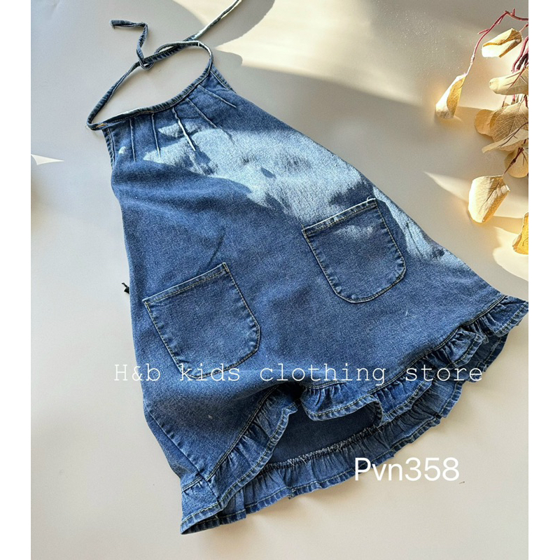 VÁY BÒ CỔ YẾM KÈM MŨ THÊU BÉ GÁI