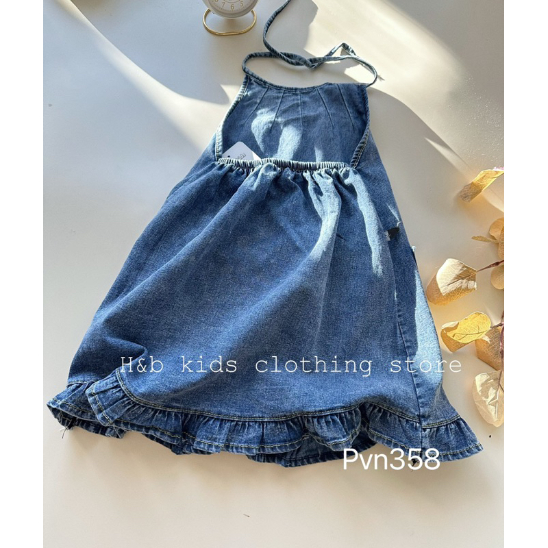 VÁY BÒ CỔ YẾM KÈM MŨ THÊU BÉ GÁI