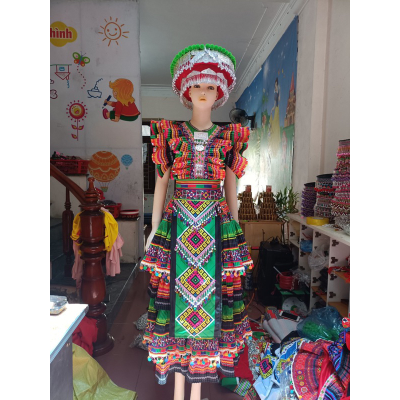 Trang phục dân tộc Môngnam, nữ