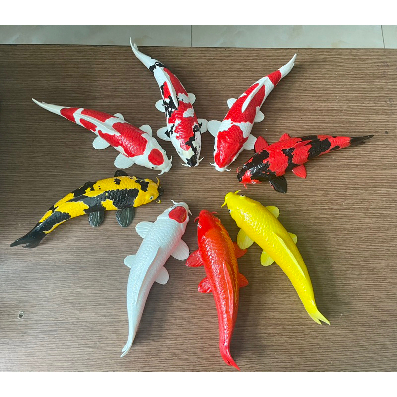 Mô hình cá Koi bằng đất sét tự khô size 20cm có phủ keo resin chống nước (giá 1 con)