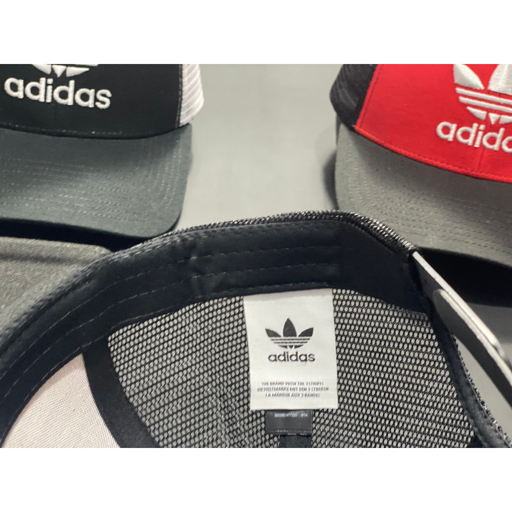 Mũ lưỡi trai Adidas hoa sen hai màu đen đỏ phối lưới hàng công ty VNXK VN35