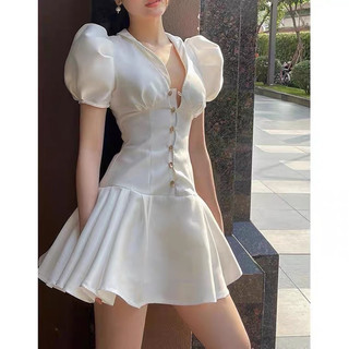 đầm dự tiệc dáng xòe , tay phồng , phối nút sang chảnh ( thời trang vicky.g anitagreen) N823
